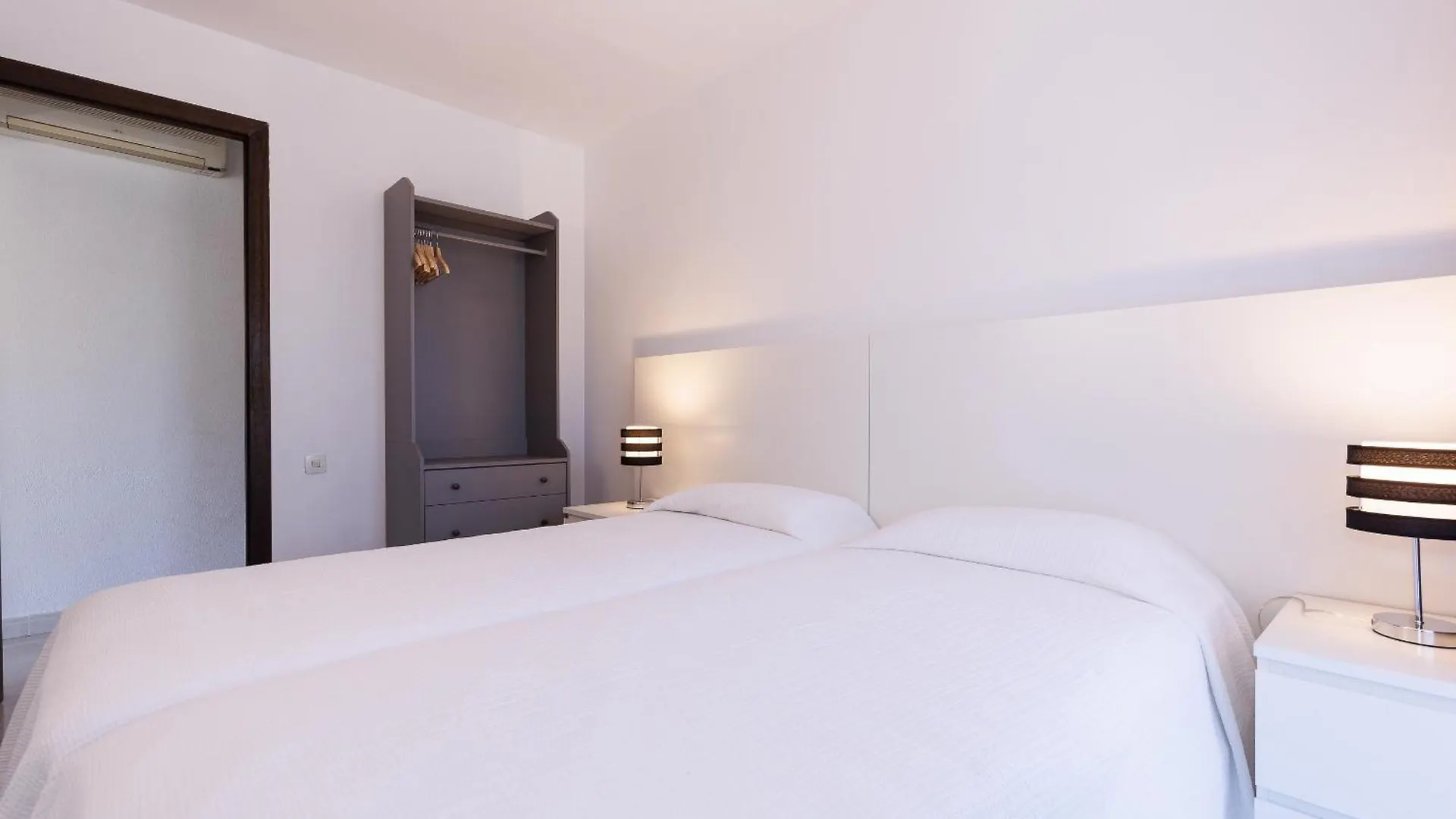 Uhc Capote Family Apartments Salou